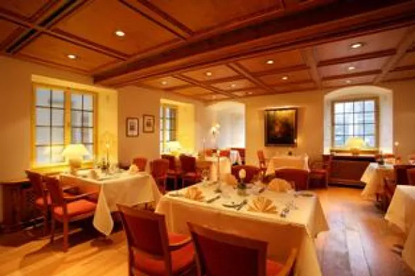 Bild: „Schlosshotel und Gutsschenke sind wieder für Gäste geöffnet“