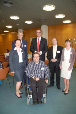 Filmaufführung „Zurück ins Leben“ im Rathaus Mainz Bild: Filmaufführung „Zurück ins Leben“ im Rathaus Mainz