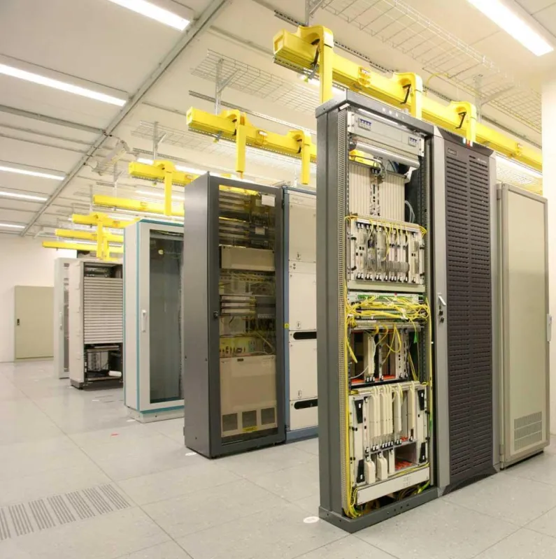 © ITENOS GmbH - Blick in das neue Rechenzentrum von Riege Software International bei ITENOS im Telehaus in Frankfurt am Main.