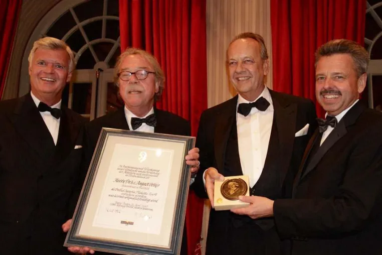 Bild: Brillat Savarin-Plakette 2009 für Dr. August Oetker