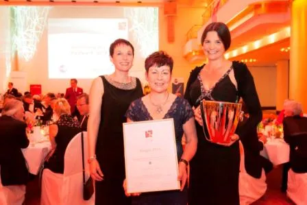 Bild: Brandenburgische BKK erhält dfg Award 2014 für Statin-DNA-Test der humatrix AG