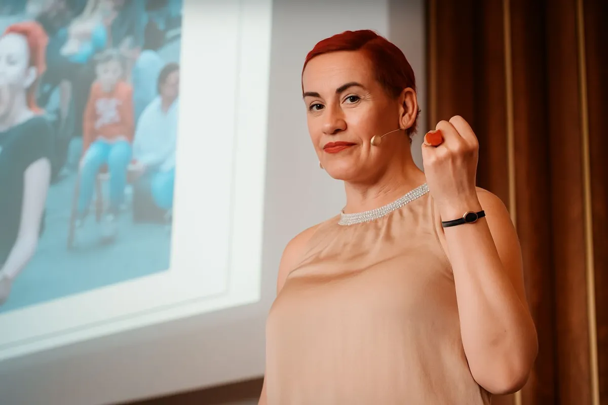 Sandra Weckert Portrait (© Sandra Weckert)