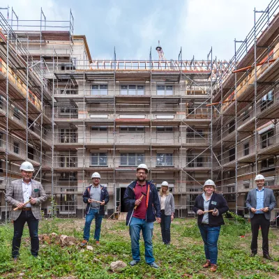 Bild: Richtfest in Aschersleben: Fertigstellung des Seniorenhaus „Am Stadtpark“ schreitet voran