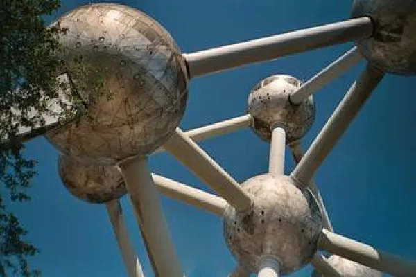 Bild: Das Atomium in Brüssel erstrahlt in neuem Glanz - Bruessel.de macht Lust auf eine Städtereise