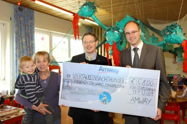 Amway fördert Bewegungserziehung im Kindergarten St. Magdalena in Fürstenfeldbruck Bild: Amway fördert Bewegungserziehung im Kindergarten St. Magdalena in Fürstenfeldbruck