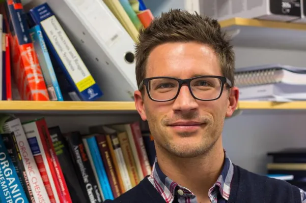 Mit nachgebauten Naturstoffen gegen Bakterien Bild: Mit nachgebauten Naturstoffen gegen Bakterien