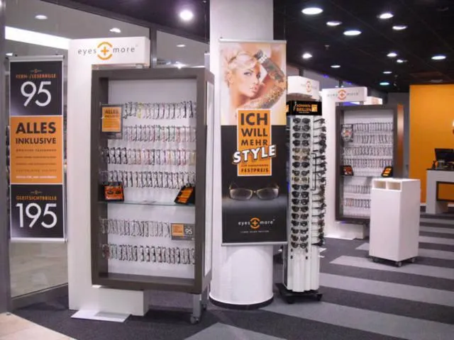 Bild: Mit den Trendbrillen von eyes + more® zum Hingucker der kalten Jahreszeit werden