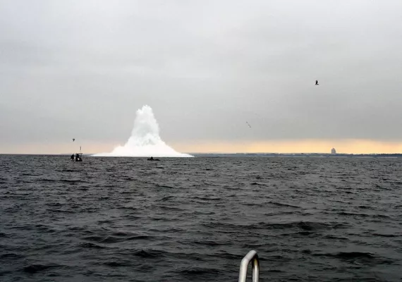 Bild: Naturschutzverbände - Verkehrsminister Tiefensee soll Bergung von Altmunition in Nord- und Ostsee voranbringen