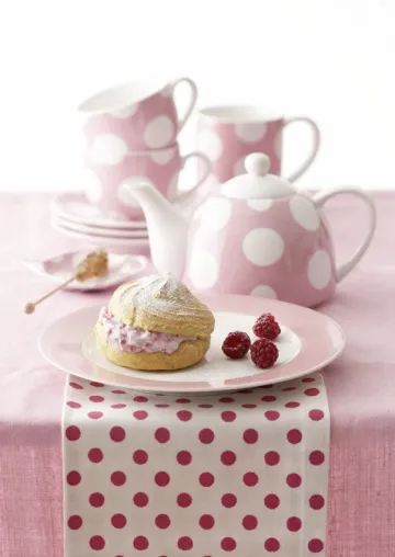 Bild: Volle Punktzahl: Teestunde mit Polka Dots von MAXWELL & WILLIAMS