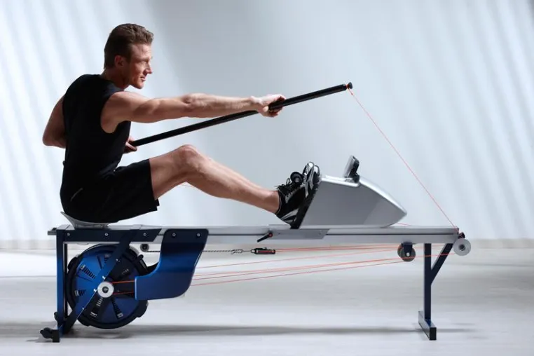 Bild: Zwei Workouts mit einem (Paddel)Schlag: mit den Kanuergometern von Paddlelite®