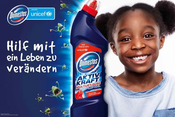 Bild: Jede Flasche zählt - Domestos unterstützt UNICEF bei Latrinenbau und Hygieneaufklärung in Entwicklungsländern