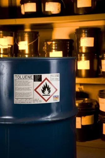 Bild: Chemietransporte IMDG/BS5609 konform etikettiert