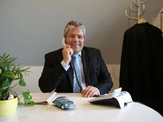 Bild: Anwalt an Bord