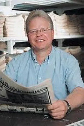 Bild: Präsident der IHK Freiburg verleiht HISTORIA VERLAG Dr. Joseph Nietfeld Urkunde mit Auszeichnung