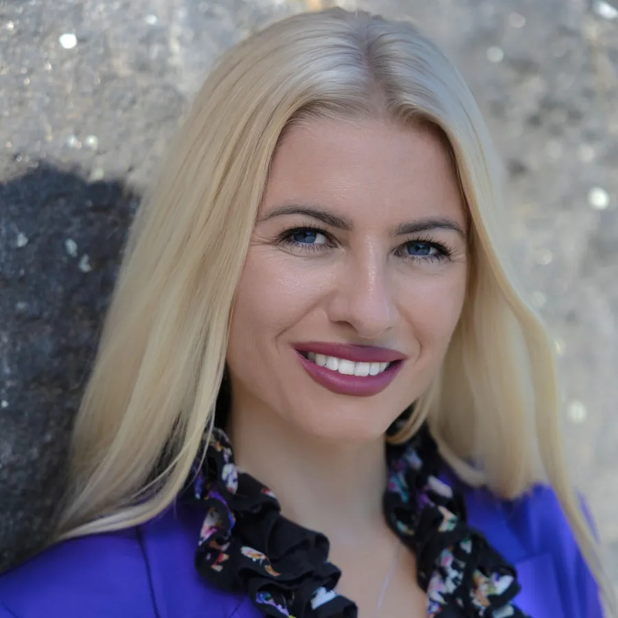 Iana Besarabet, die Geschäftsleiterin bei der Partnervermittlung Perfektes Paar