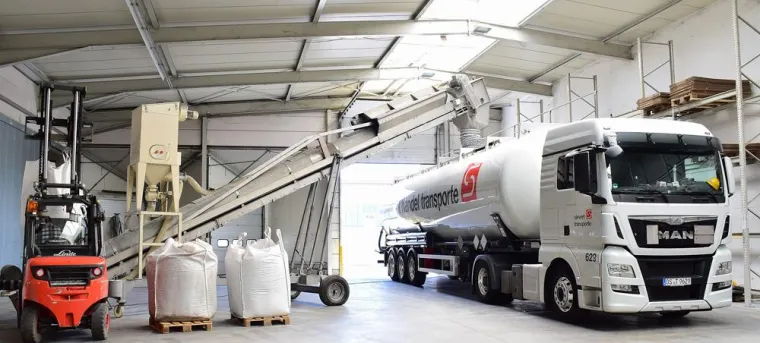 Bild: Sievert Handel Transporte zeigt auf K-Messe Logistik-Knowhow für Kunststoffindustrie