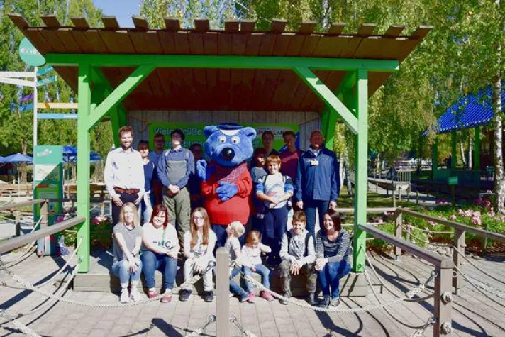 Bild: Mit Sonnenschein ins Spieleland