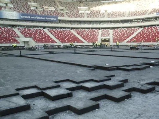 Bild: 3300 m3 Glasschaumplatten für Polen - Glapor dämmt Boden im neuen Nationalstadion in Warschau