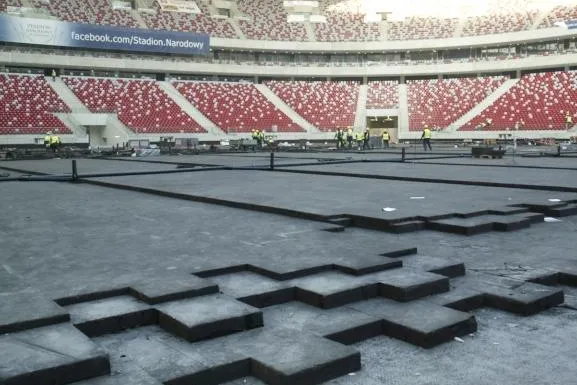 Bild: 3300 m3 Glasschaumplatten für Polen - Glapor dämmt Boden im neuen Nationalstadion in Warschau