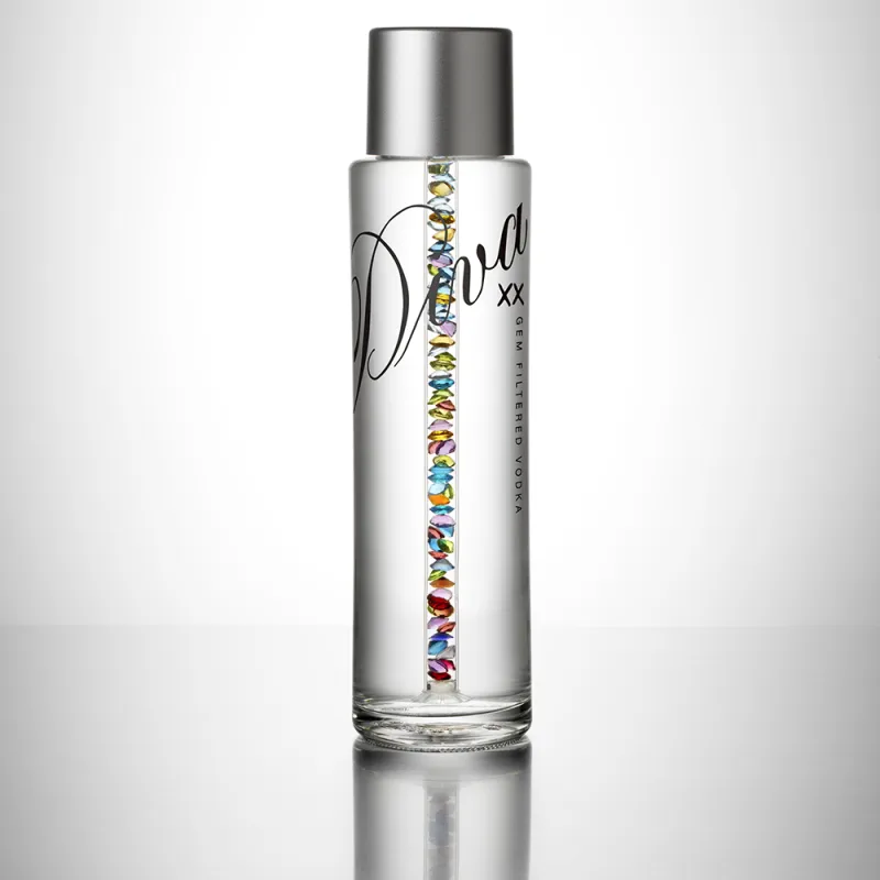 Edelstein-gefilterter Vodka - Ein Must zum Valentistag