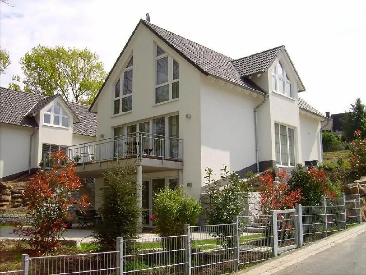 Fertigbauteile können für jedes Gebäude individuell produziert werden und witterungsunabhängig montiert