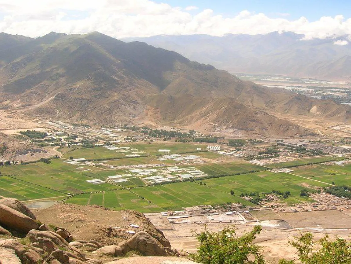 Eine Luftaufnahme der Haftzentren bei Lhasa