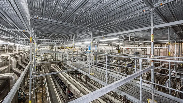 Bild: PERI UP Schutzgerüst: Modernisierung nahezu ohne Produktionsausfall