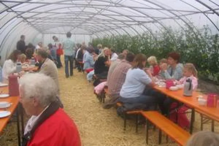 Biolesker Wiesencafe erfolgreich gestartet Bild: Biolesker Wiesencafe erfolgreich gestartet