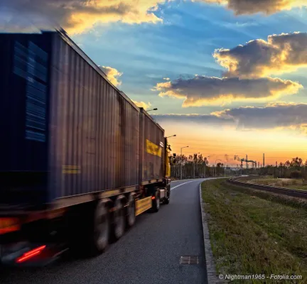 Mehr Sicherheit im Straßenverkehr dank intelligenter Rundum-Sicht bei Nutzfahrzeugen Bild: Mehr Sicherheit im Straßenverkehr dank intelligenter Rundum-Sicht bei Nutzfahrzeugen