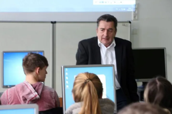 Bild: Software für das Gymnasium in Calbe