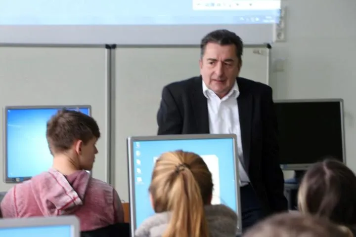 Software für das Gymnasium in Calbe Bild: Software für das Gymnasium in Calbe