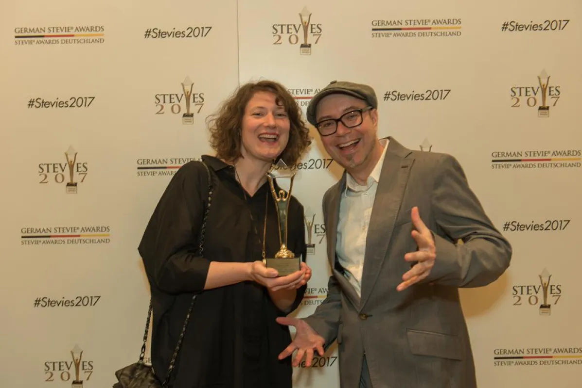 Gewinner freuen sich wie Edelman.ergo. Gewinner bei den 3. German Stevie Awards