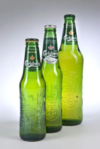 Neue “Club”-Glasflasche stärkt Carlsbergs Markenidentität Bild: Neue “Club”-Glasflasche stärkt Carlsbergs Markenidentität