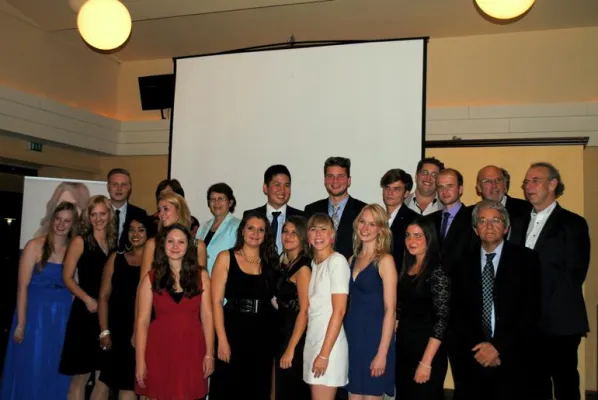 Bild: Feierlicher Abschlussball für Absolventen der IBS Lippstadt