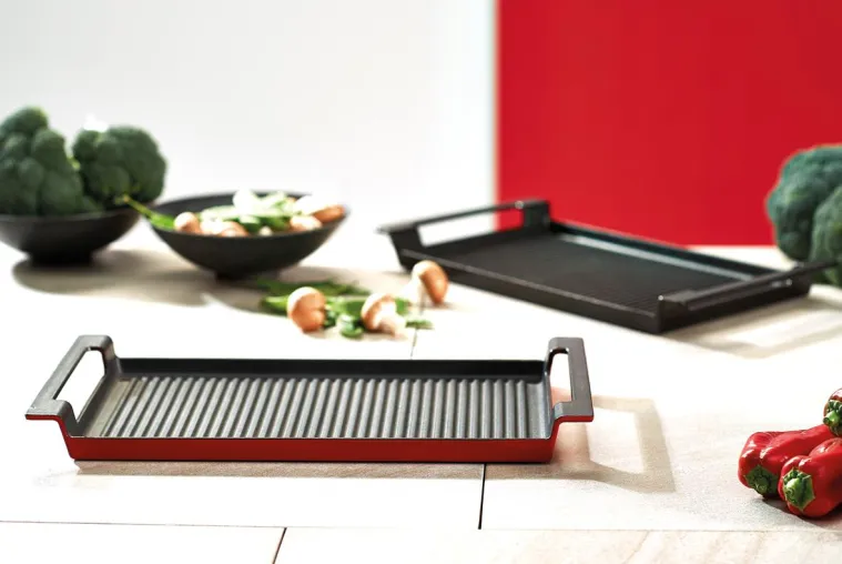 Bild: Universal-Talente für unbegrenzten Grillspaß: Neue Grillplatten Globus i und Rustika von Schulte-Ufer
