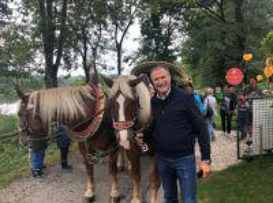 Bild: Familien stürmen das Familienfest mit Alexander Hold im Bachtelweiher Garten