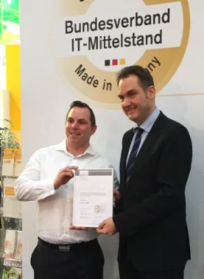 Bild: Wiederholte Verleihung des Gütesiegels „Software Made in Germany“ für CCVOSSEL auf der Cebit