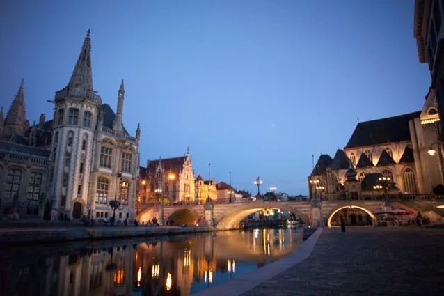 Bild: Neues Fahrgebiet für Hausbootferien: Le Boat eröffnet Abfahrtsbasis in Gent