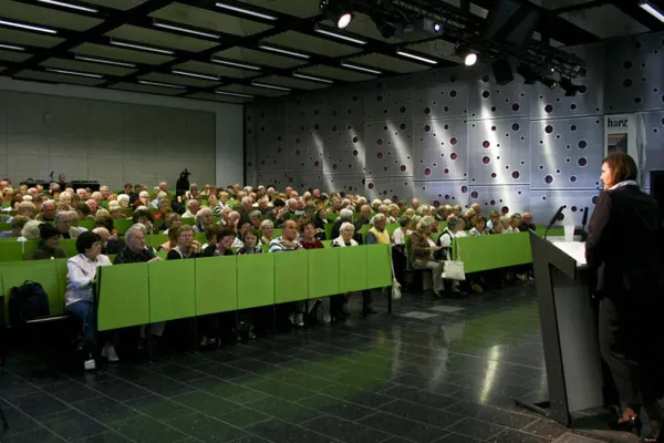 GenerationenHochschule gibt Einblick in die Patientenverfügung aus rechtspolitischer Sicht Bild: GenerationenHochschule gibt Einblick in die Patientenverfügung aus rechtspolitischer Sicht