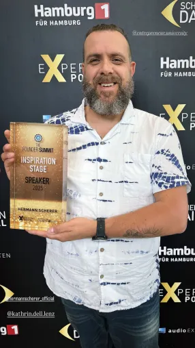 Jens Lang begeistert beim Founder Summit 2025 – Auszeichnung für innovativen Marketingansatz Bild: Jens Lang begeistert beim Founder Summit 2025 – Auszeichnung für innovativen Marketingansatz