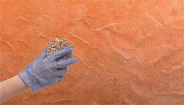 Bild: Malermeister Michael Hodecek präsentiert sich mit neuem Video von yellowMEDIA