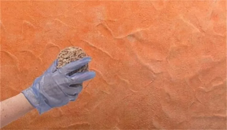 Bild: Malermeister Michael Hodecek präsentiert sich mit neuem Video von yellowMEDIA