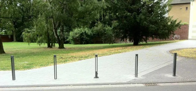 Bild: Der Poller Cubo in Designerqualität wertet jede Umgebung funktionell und optisch auf