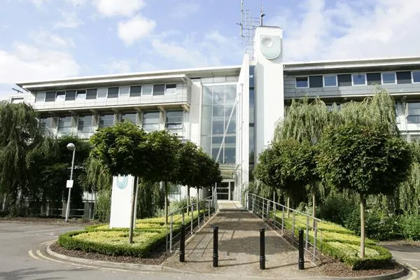 Bild: 25 Jahre MBA: Open University Business School schreibt zum Jubiläum MBA-Stipendium aus