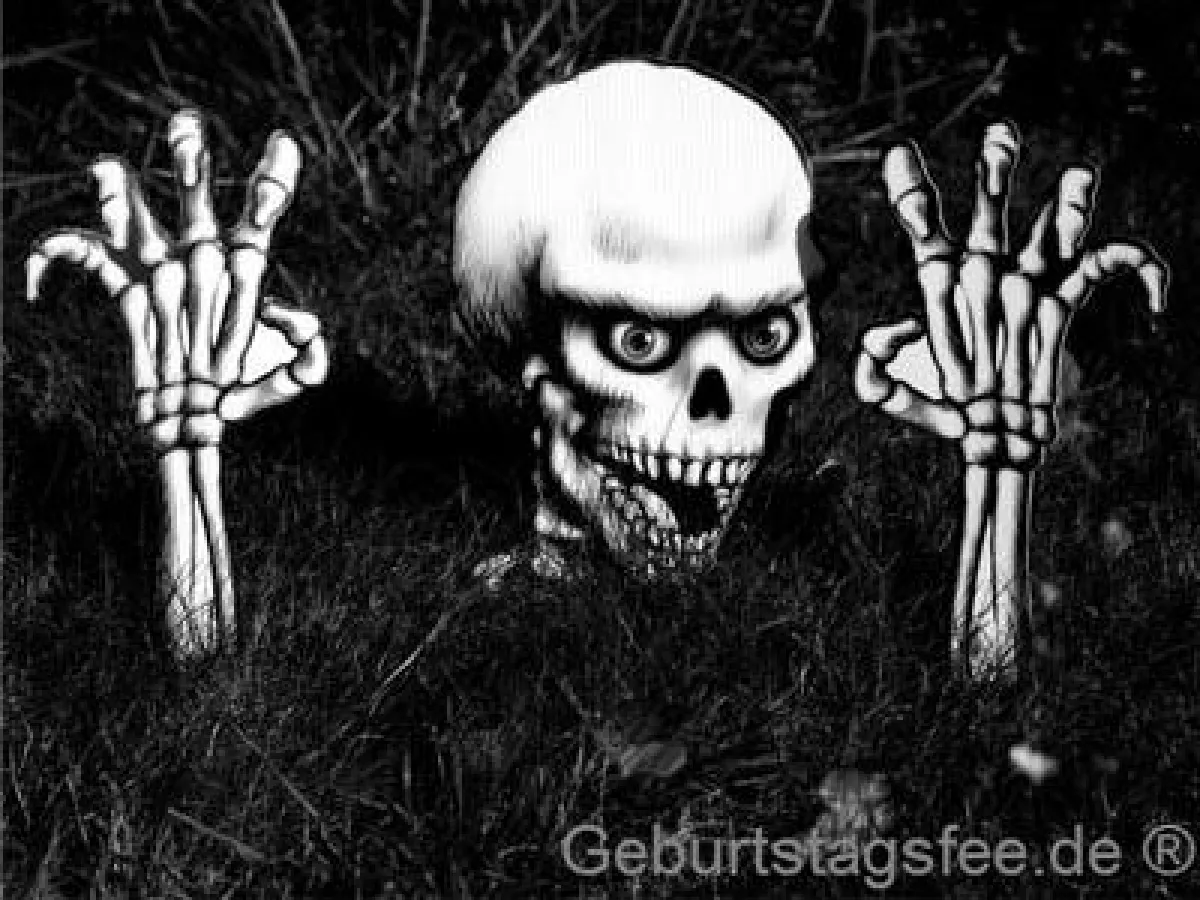 Ein Untoter zur Begrüßung der Halloween-Gäste