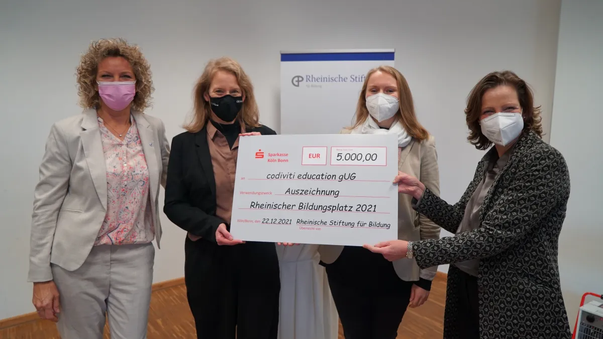 Bildungsinitiative „codiviti education gUG“ erhält den Rheinischen Bildungsplatz 2021 (© Rheinische Stiftung für Bildung)
