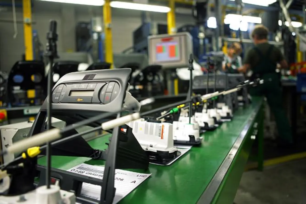 Beispielhafte logistische Lösungen, etwa in der Automobilindustrie, zeigen anderen Unternehmen neue Wege auf, gleichfalls noch erfolgreicher am Markt agieren zu können.