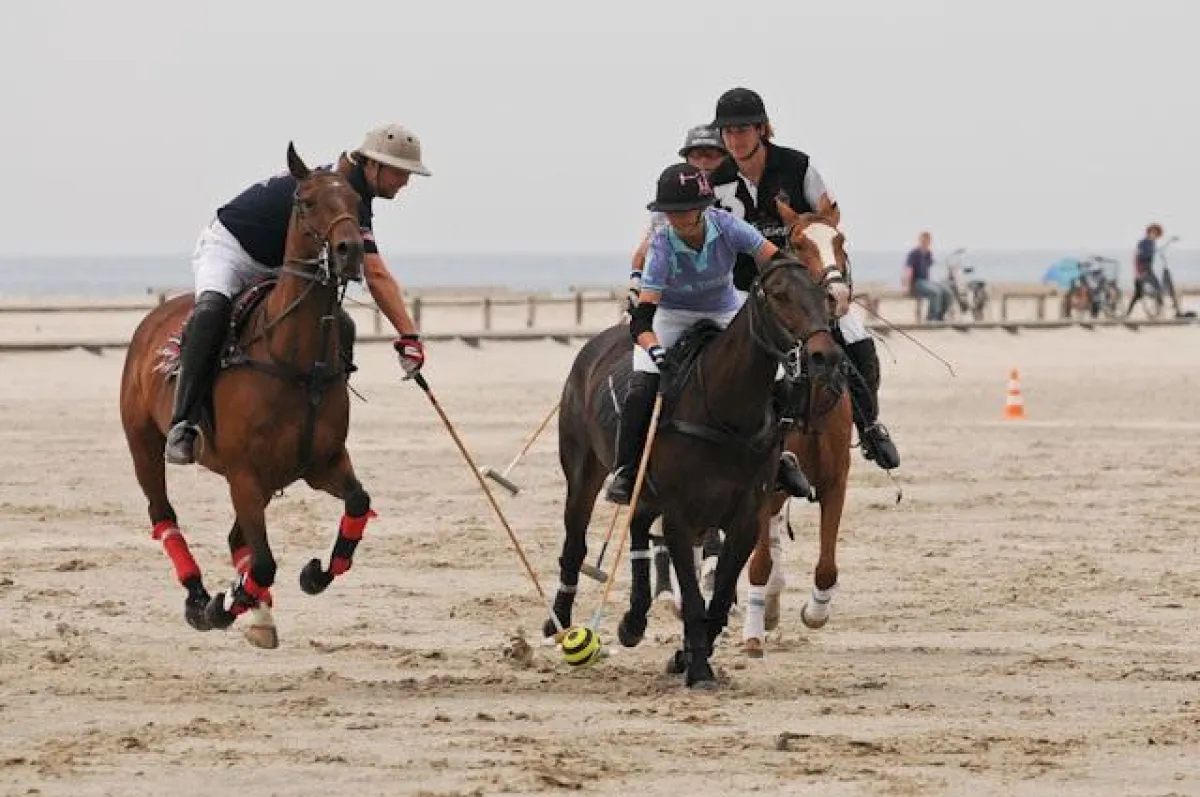 Das ambassador hotel & spa ist ein Hauptsponsor der ersten Beach Polo Ocean Trophy in St. Peter-Ordi