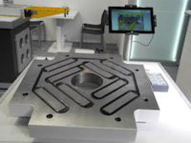 Bild: ROEMHELD auf der Fakuma: Neue Tochtergesellschaft treibt Magnetspanntechnik voran