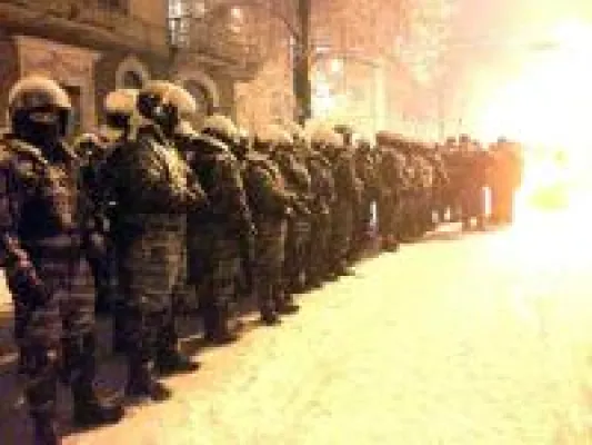 Bild: Ukraine: Janukowitsch und Asarow reagieren mit Polizeiterror